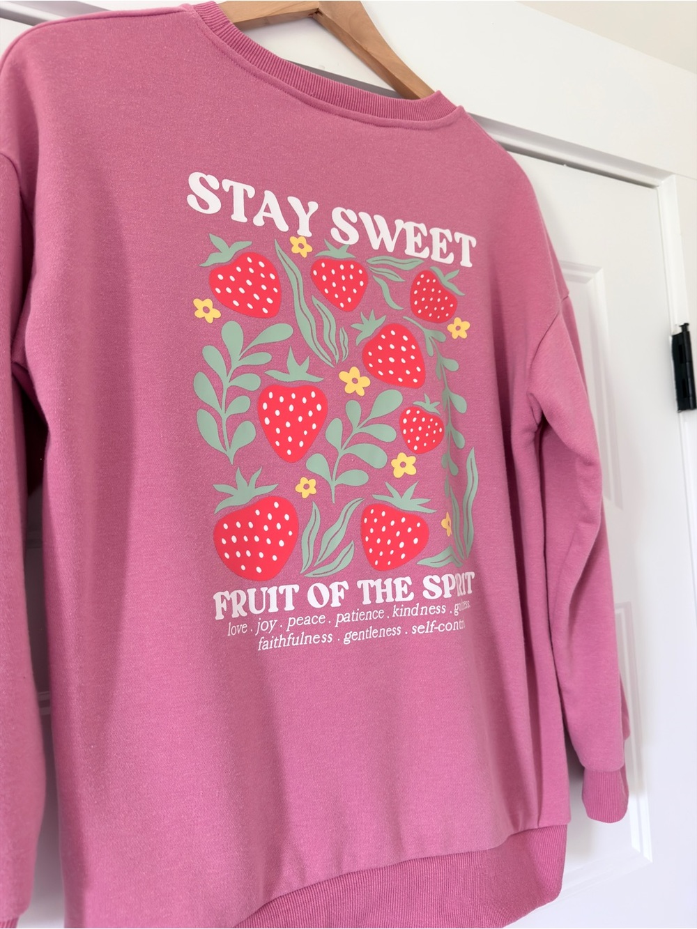 Fruit of the Spirit Christian Pullover Sweater Medium Bow Fruit Strawberries
